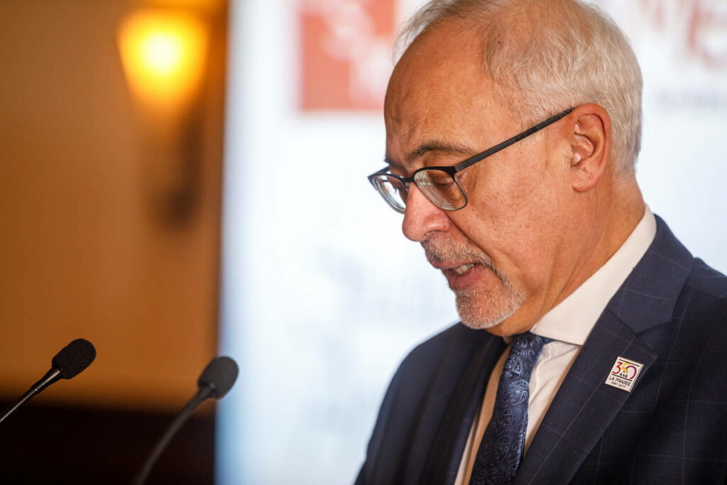 Le Québec se porte mieux grâce au redressement des finances, selon le ministre Leitão
